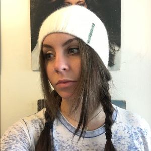 MadHappy knitted beanie 🌹